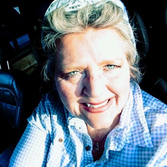 Meet your Posher, Cindy - Picture 1 of 1